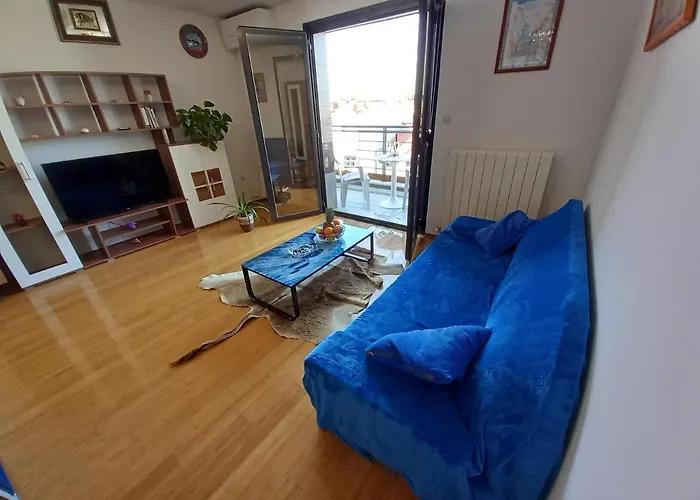 With Wifi - 17913 Apartment